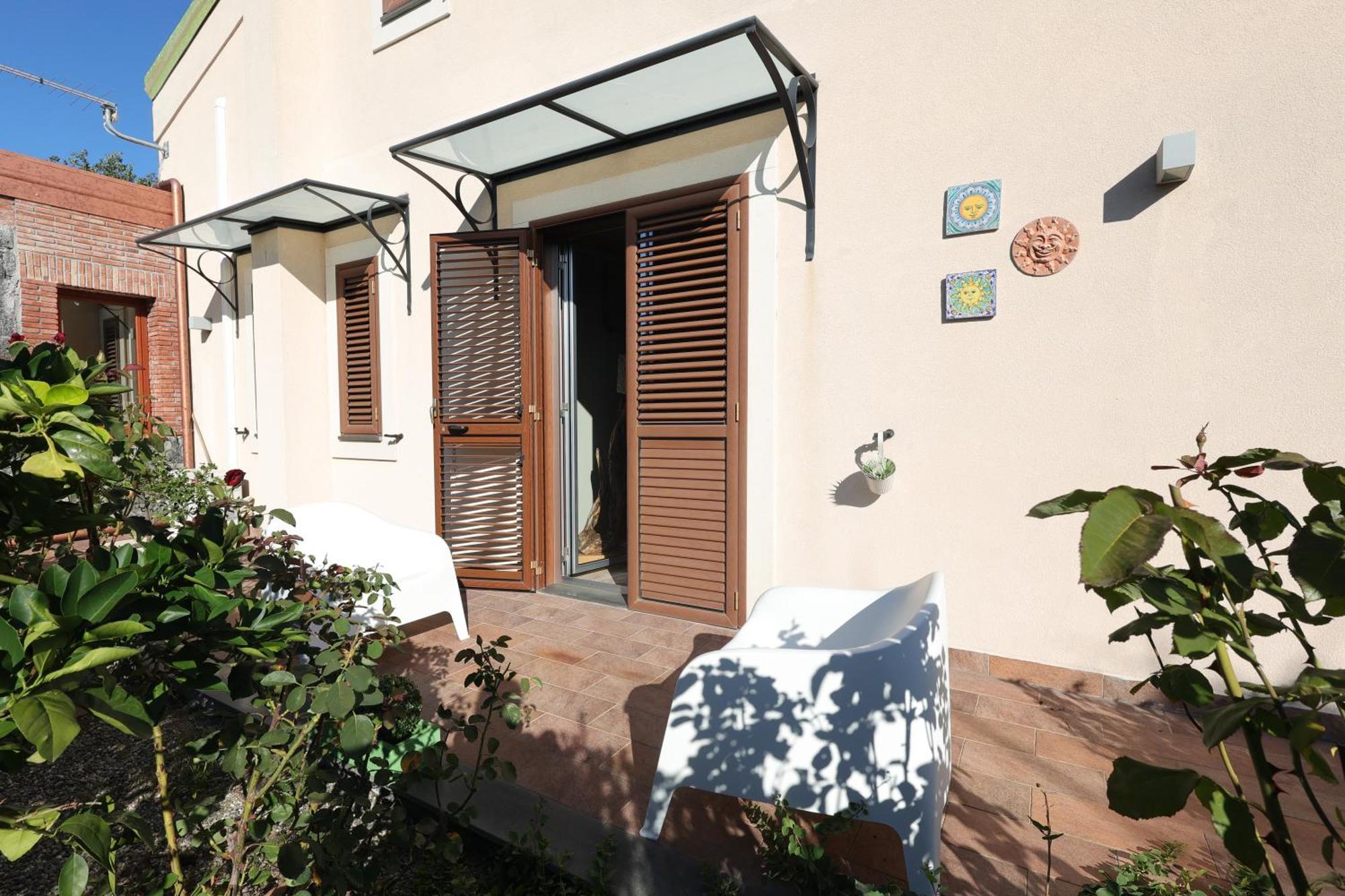 Le Stanze Dei Colori Hotel Aci Bonaccorsi Exterior photo
